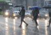 Com novo temporal, capital paulista tem alagamentos e falta de luz Com novo temporal, capital paulista tem alagamentos e falta de luz