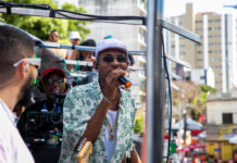 J. Eskine estreia no Carnaval tocando para o folião pipoca no Circuito Osmar – Secretaria de Comunicação J. Eskine estreia no Carnaval tocando para o folião pipoca no Circuito Osmar – Secretaria de Comunicação
