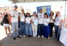 Limpurb realiza ação de conscientização ambiental na praia do Farol da Barra Limpurb realiza ação de conscientização ambiental na praia do Farol da Barra