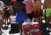 MPF pede que Prefeitura do Rio mude regras para ambulantes no Carnaval MPF pede que Prefeitura do Rio mude regras para ambulantes no Carnaval