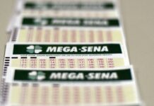 Mega-Sena não tem ganhadores e prêmio acumula em R$ 11 milhões Mega-Sena acumula novamente e pode pagar prêmio de R$ 120 milhões