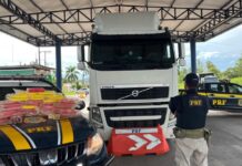 PRF apreende 37,8 kg de cocaína ao abordar um caminhão-trator, em Barreiras (BA) — Polícia Rodoviária Federal 7ca4386f-9764-4d21-a6ec-a86f54587b75.jpeg