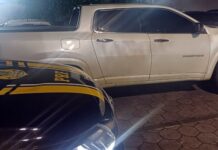 PRF apreende caminhonete com placa reservada de veículo oficial no RJ — Polícia Rodoviária Federal DEL08_01.jpeg