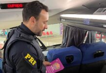 PRF realiza ação educativa em Vitória para conscientização de passageiros no período de Carnaval — Polícia Rodoviária Federal WhatsApp Image 2025-02-25 at 1.59.29 PM.jpeg