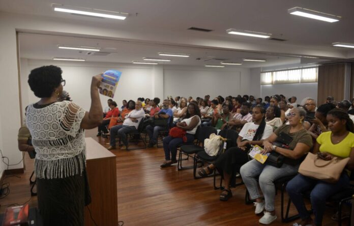 Semur capacita profissionais que atuarão no Observatório da Discriminação Racial no Carnaval de Salvador 2025 – Secretaria de Comunicação