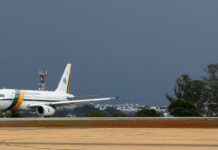 Avião presidencial arremete ao tentar pousar em Sorocaba Avião presidencial arremete ao tentar pousar em Sorocaba