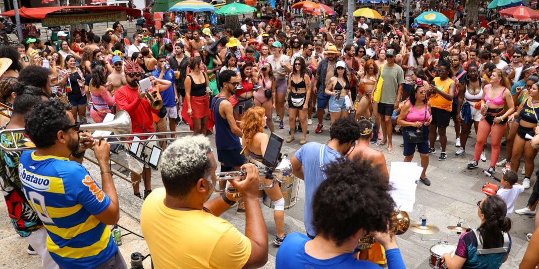 Carnaval movimentou R$ 6,5 bilhões no estado do Rio de Carnaval movimentou R$ 6,5 bilhões no estado do Rio de Janeiro