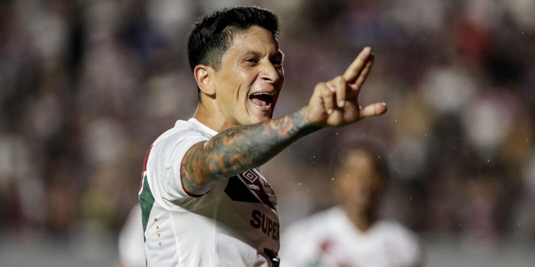 Com direito a gol 100 de Cano, Flu se classifica Com direito a gol 100 de Cano, Flu se classifica na Copa do Brasil