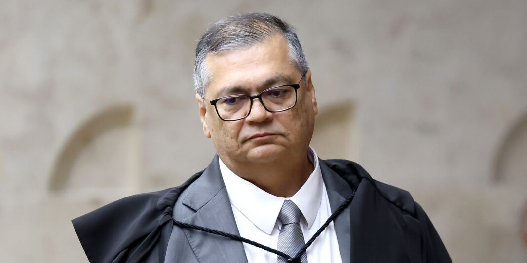 Dino mantém teto de preços dos serviços funerários em São Dino mantém teto de preços dos serviços funerários em São Paulo
