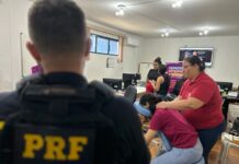 Em Rondônia, PRF realiza ação em respeito ao dia Internacional da Mulher — Polícia Rodoviária Federal Em Rondônia, PRF realiza ação em respeito ao dia Internacional da Mulher
