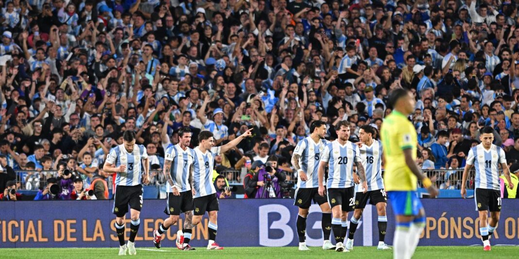 Em noite para esquecer, Brasil é goleado pela Argentina por Em noite para esquecer, Brasil é goleado pela Argentina por 4 a 1