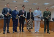 PRF-MT recebe Medalha de Mérito Eleitoral por atuação destacada nas Eleições 2024 — Polícia Rodoviária Federal WhatsApp Image 2025-03-27 at 13.11.10.jpeg