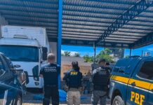 PRF apreende 150 kg de skunk e armas de Fogo em Humaitá/AM — Polícia Rodoviária Federal c6a1c57a-4d96-4890-89d3-a87d265476fa.jpg