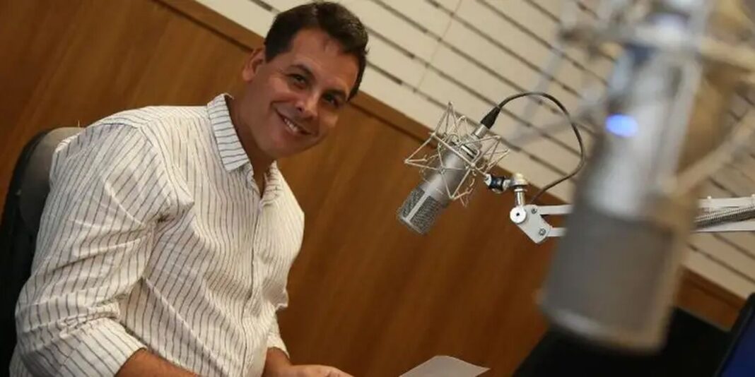 Roda de samba estreia nova temporada na Rádio Nacional Roda de samba estreia nova temporada na Rádio Nacional