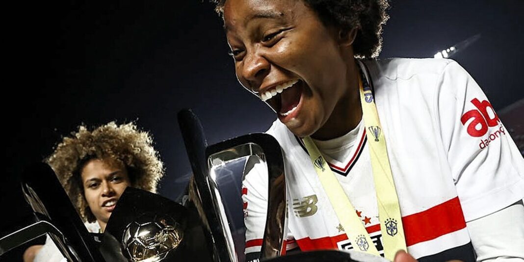 São Paulo quebra hegemonia do Corinthians e fatura Supercopa Feminina São Paulo quebra hegemonia do Corinthians e fatura Supercopa Feminina