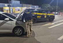 Yaris furtado em Ouro Branco (MG) é recuperado pela PRF na BR 381 em Sabará (MG) — Polícia Rodoviária Federal Toyota Yaris recuperado em Sabará.jpeg