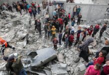 Ataques aéreos israelenses matam 10 em escola com desabrigados Ataques aéreos israelenses matam 10 em escola com desabrigados