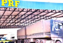Bitrem 9 eixos é flagrado pela PRF com quase 14 toneladas em excesso — Polícia Rodoviária Federal DSC_0213.JPG