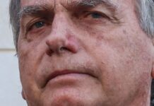 Equipe médica de Bolsonaro descarta complicações pós-cirúrgicas Equipe médica de Bolsonaro descarta complicações pós-cirúrgicas