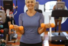 Musculação protege cérebro de idosos contra demência, diz estudo Musculação protege cérebro de idosos contra demência, diz estudo