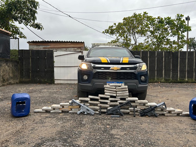 PRF e DENARC apreendem 53 kg de skunk e três Imagem do WhatsApp de 2025-04-07 à(s) 17.16.15_d53d5b15.jpg