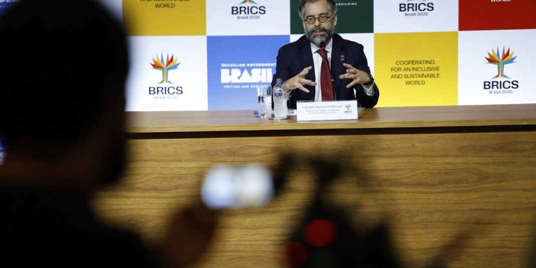 Tarifaço e fundo ambiental são prioridades de chanceleres do Brics