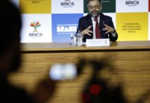 Tarifaço e fundo ambiental são prioridades de chanceleres do Brics Tarifaço e fundo ambiental são prioridades de chanceleres do Brics