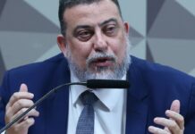 Abin só teve certeza de atos na Esplanada no dia 8, diz ex-diretor Abin só teve certeza de atos na Esplanada no dia 8, diz ex-diretor