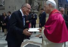 Alckmin entrega ao Papa convite para visitar o Brasil durante a COP30 Alckmin entrega ao Papa convite para visitar o Brasil durante a COP30