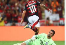 Flamengo vence com gol de Arrascaeta e lidera o Brasileiro Flamengo vence com gol de Arrascaeta e lidera o Brasileiro