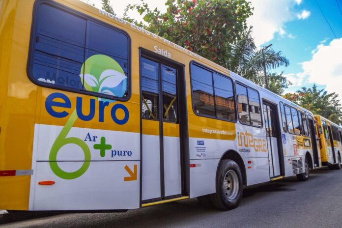 Moradores de Parque São Cristóvão recebem novos ônibus com ar-condicionado nesta segunda-feira (26) – Secretaria de Comunicação