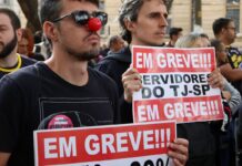 Servidores da Justiça de SP suspendem greve Servidores da Justiça de SP suspendem greve