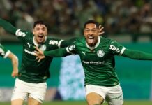 Vitor Roque marca nos acréscimos para levar Palmeiras à liderança Vitor Roque marca nos acréscimos para levar Palmeiras à liderança