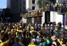 Ato em SP reúne apoiadores de Bolsonaro contra julgamento no STF Ato em SP reúne apoiadores de Bolsonaro contra julgamento no STF