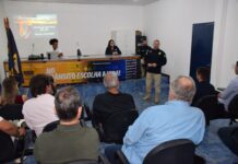 PRF realiza reunião para resolver situações com veículos pesados estacionados sobre a BR 324 — Polícia Rodoviária Federal DSC_0004.JPG