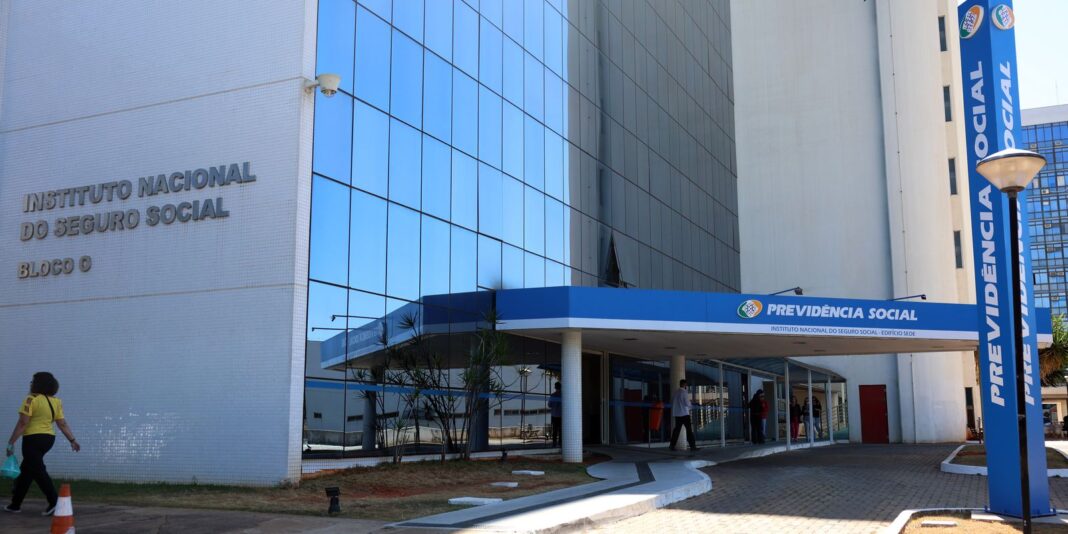 Aposentados têm até dia 21 para aderir ao plano de Aposentados têm até dia 21 para aderir ao plano de devolução