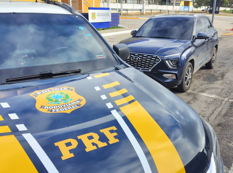 Carros roubados no Grande Recife são recuperados pela PRF no Carros roubados no Grande Recife são recuperados pela PRF no Agreste