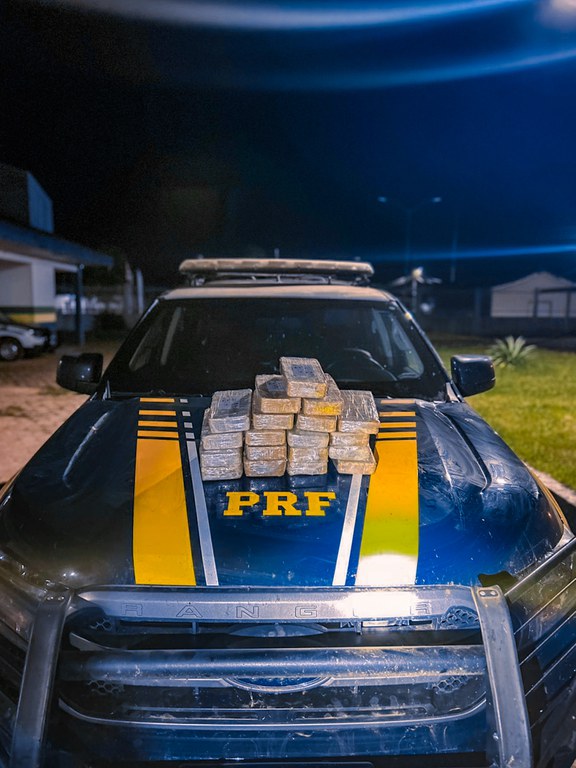 Em Humaitá/AM, PRF apreende aproximadamente 20 kg de cocaína escondidos 0f6a3695-270f-4dcd-9fa3-2cd33cac0fde.jpg