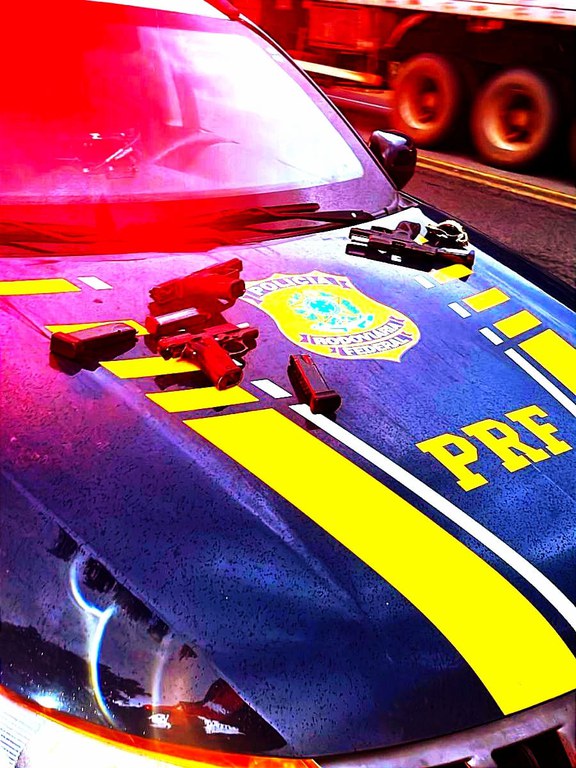 Foragidos da justiça são presos em flagrante com pistolas, munições WhatsApp Image 2025-07-12 at 06.48.50.jpeg