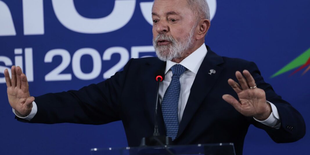 Lula diz que Brics seguirá discutindo alternativas ao dólar Lula diz que Brics seguirá discutindo alternativas ao dólar