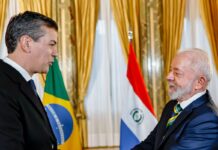 Lula e Santiago Peña conversam sobre caso de espionagem da Abin Lula e Santiago Peña conversam sobre caso de espionagem da Abin