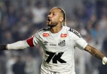 Neymar decide e Santos derrota Flamengo na Vila Belmiro Neymar decide e Santos derrota Flamengo na Vila Belmiro