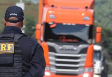 PRF em Rondônia prende homem em flagrante por uso de documento falso — Polícia Rodoviária Federal PRF em Rondônia prende homem em flagrante por uso de documento falso Adicionar Imagem