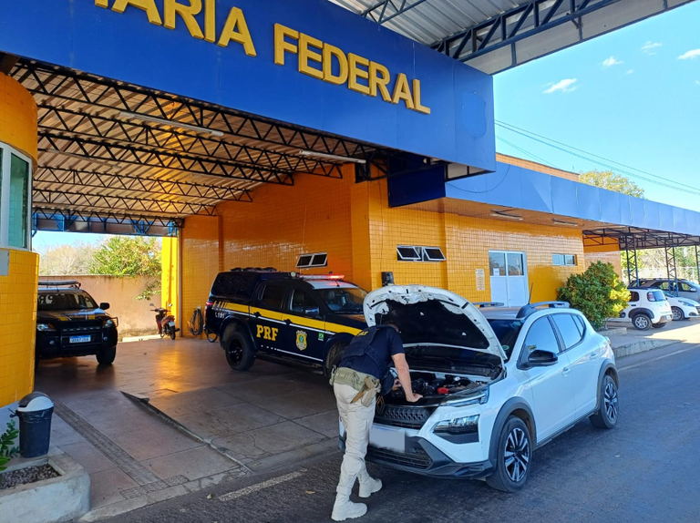 PRF recupera carro furtado e cumpre mandado por pensão — Captura de tela 2025-07-18 233007.png