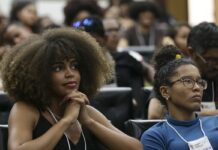 Pós- graduação “ainda é concentrada na população branca”, aponta estudo Pós- graduação “ainda é concentrada na população branca”, aponta estudo