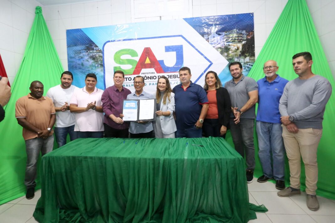 Prefeitura realizou assinatura da ordem de serviço para requalificação do Prefeitura realizou assinatura da ordem de serviço para requalificação do Centro Cultural – Prefeitura de Santo Antônio de Jesus - BA