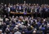 Após obstrução de Plenário, Hugo Motta abre sessão e pede respeito Após obstrução de Plenário, Hugo Motta abre sessão e pede respeito