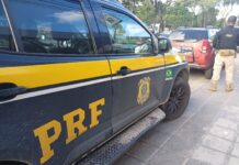 Carro roubado em 2014 é recuperado pela PRF no Recife — Polícia Rodoviária Federal Carro roubado em 2014 é recuperado pela PRF no Recife