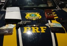 Dois suspeitos de assaltar residência de vereador em Presidente Kennedy são detidos pela PRF em Guarapari — Polícia Rodoviária Federal WhatsApp Image 2025-08-20 at 08.06.36.jpeg