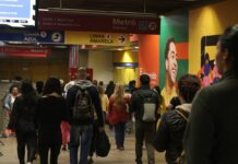 Falha em trem da CPTM lota estações em São Paulo nesta segunda Falha em trem da CPTM lota estações em São Paulo nesta segunda